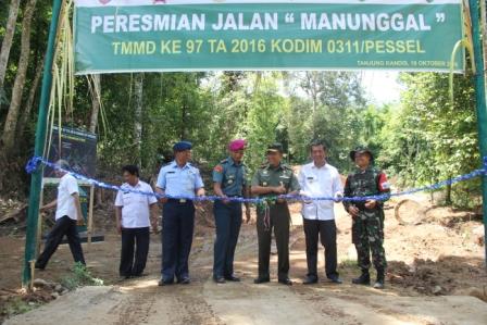 Penutupan TMMD/N Ke 97 Tahun 2016 di Pesisir Selatan Penutupan TMMD/N Ke 97 Tahun 2016 di Pesisir Selatan